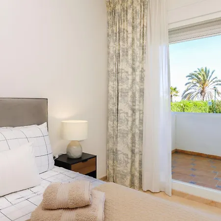 Frontline Ground Floor - Monteros Palm Lägenhet *