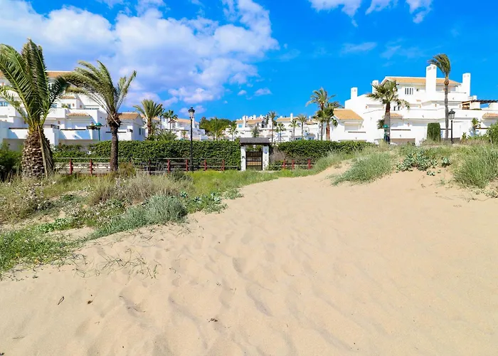 Frontline Ground Floor - Monteros Palm